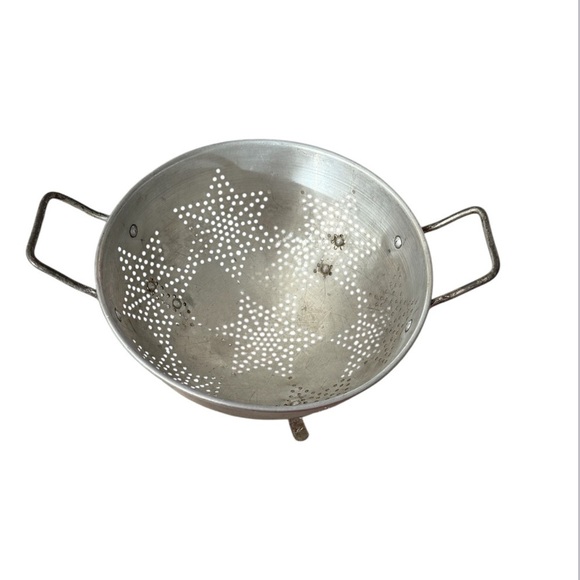 Vintage Mirro The Finest Aluminum 7 Star Footed 3 Feet Colander Strainer 9” - Picture 1 of 3